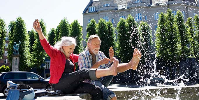 Découvrez Domitys, <br/>n°1 des résidences services seniors en France et membre du groupe AG2R LA MONDIALE